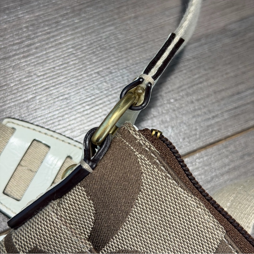 Coach vintage Signature Brown and Cream Crossbody Bag - Picture 5 of 10